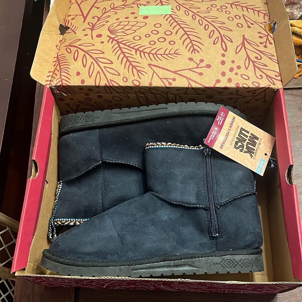 Muk Luks Side Zip Winter Boots - Tasha in navy size 10